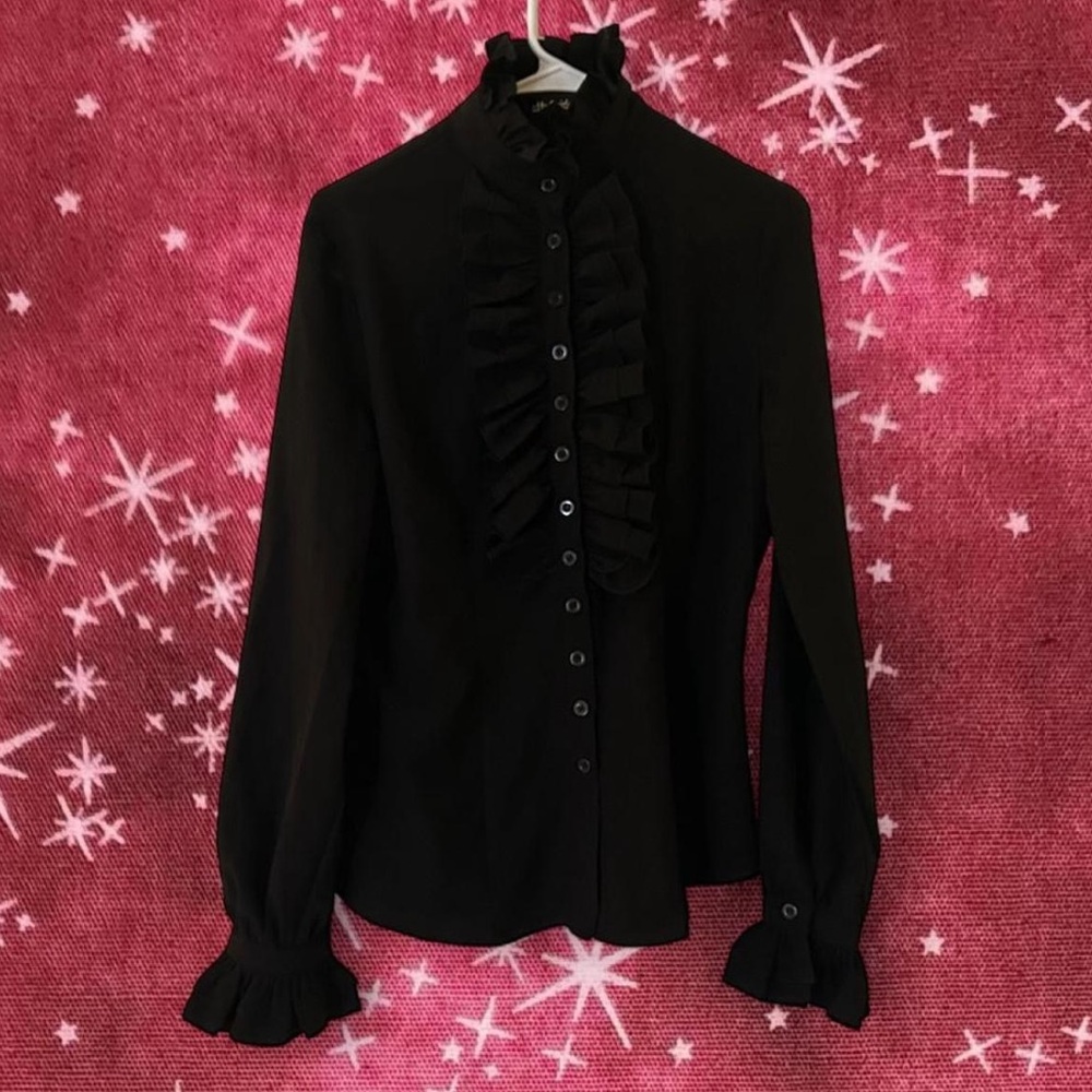 SOLD💰Elegant Victorian Black Ruffled Women's Top
